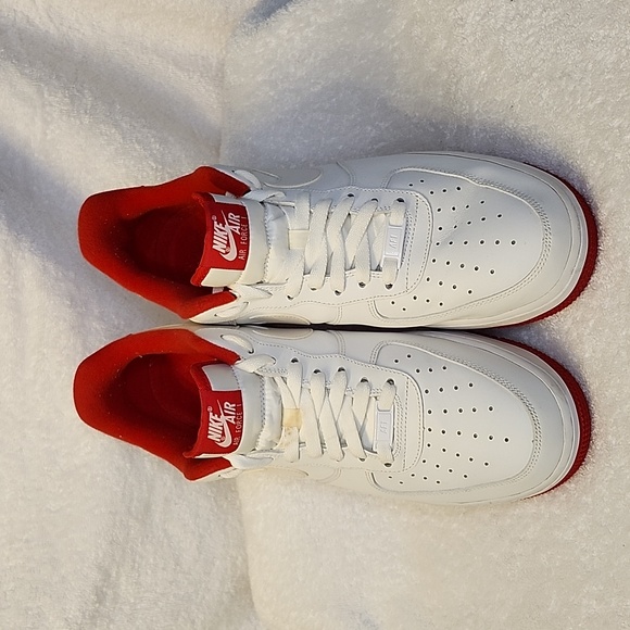 Air Force 1 '07 White/red trim - Picture 5 of 7